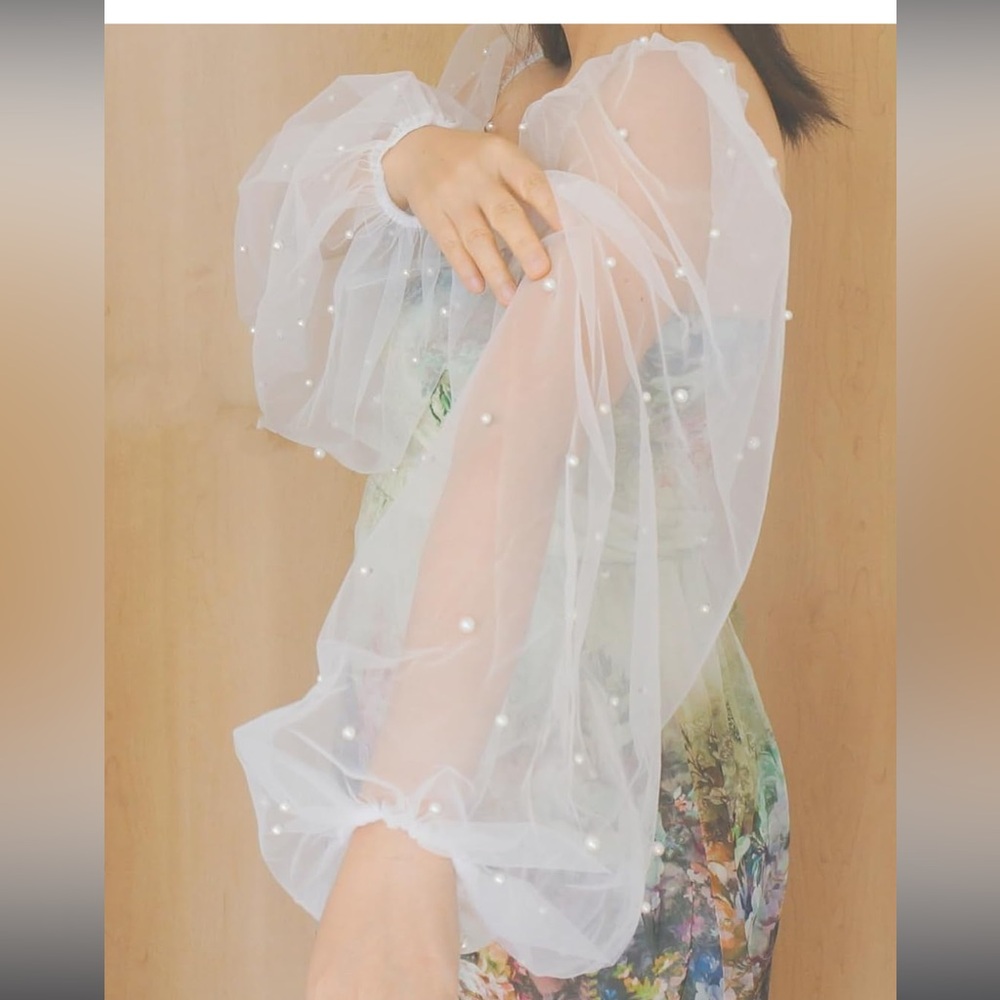Detachable wedding sleeves